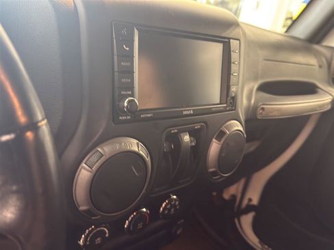 Used 2015 Jeep Wrangler Sport image 8