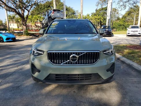 Certified 2024 Volvo XC40 B5 Core AWD/4WD image 2