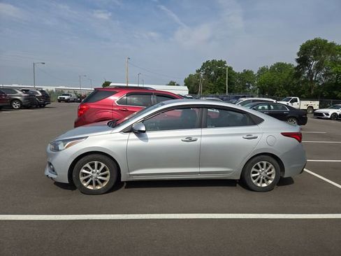 Used 2019 Hyundai Accent SEL FWD image 1