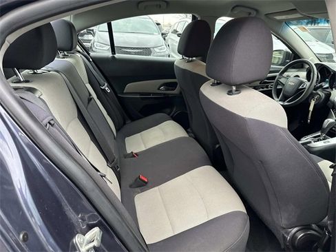 Used 2014 Chevrolet Cruze LS image 10