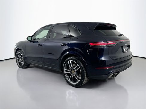 Certified 2022 Porsche Cayenne Turbo image 3