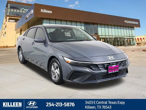 Used 2025 Hyundai Elantra SE FWD image 1