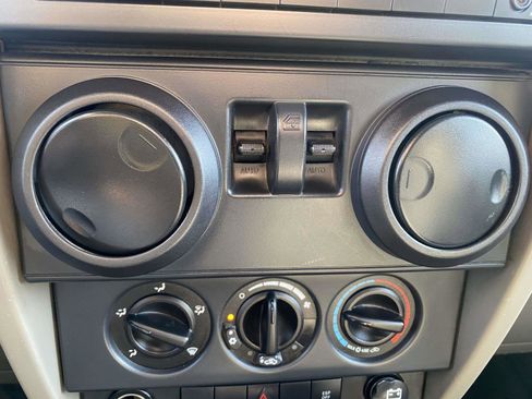 Used 2008 Jeep Wrangler X image 19