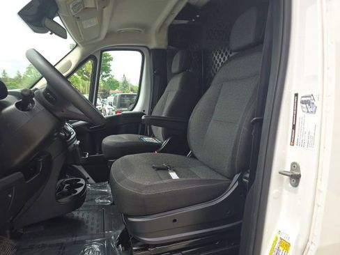 Used 2025 RAM ProMaster 2500 w/ U-Haul Equipment Group FWD image 9