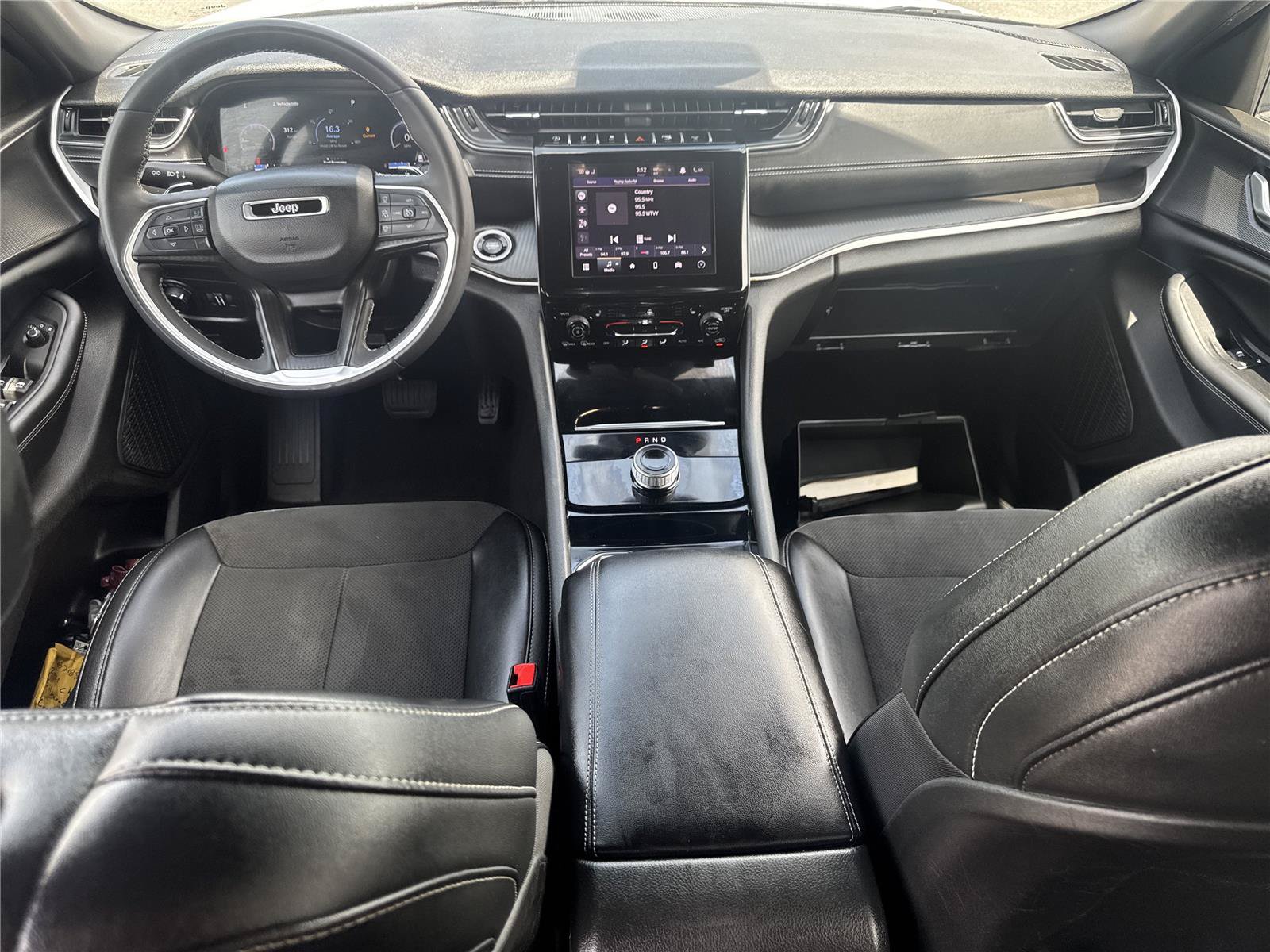 Used 2023 Jeep Grand Cherokee Altitude AWD/4WD image 13