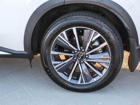 Used 2026 INFINITI QX60 Luxe w/ Cargo Package FWD image 9