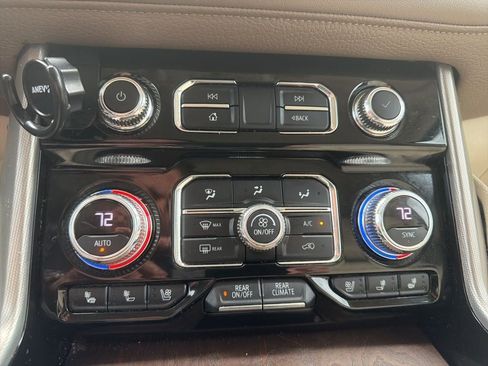 Used 2021 GMC Yukon XL Denali AWD/4WD image 33
