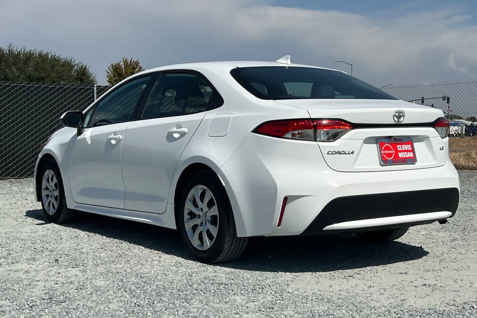 Used 2020 Toyota Corolla LE FWD image 7
