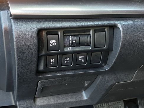 Used 2020 Subaru Crosstrek 2.0i Limited w/ Popular Package #4 image 12