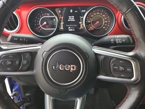 Used 2019 Jeep Wrangler Unlimited Rubicon AWD/4WD image 16