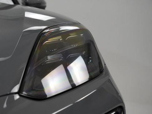Used 2025 Porsche Cayenne Coupe AWD/4WD image 6