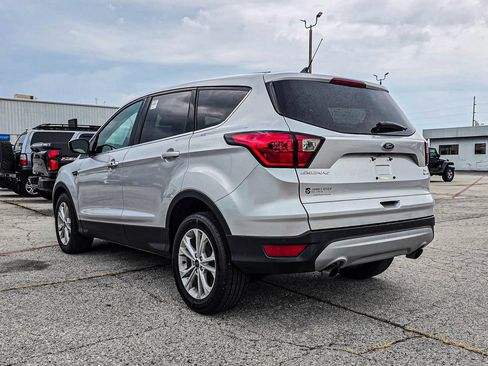 Used 2019 Ford Escape SE AWD/4WD image 4
