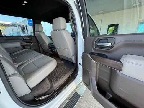 Used 2022 GMC Sierra 2500 SLT w/ SLT Premium Package image 23