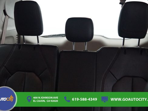 Used 2020 Chrysler Pacifica Touring-L FWD image 13
