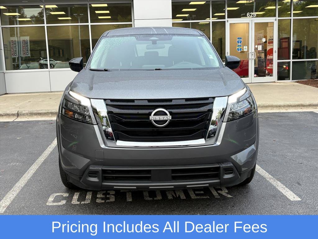 Used 2025 Nissan Pathfinder S AWD/4WD image 4