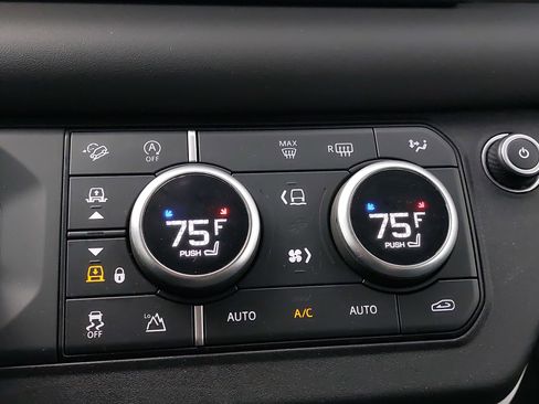 Used 2023 Land Rover Defender 110 SE image 22