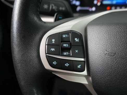 Used 2021 Ford Explorer XLT w/ Equipment Group 202A AWD/4WD image 14