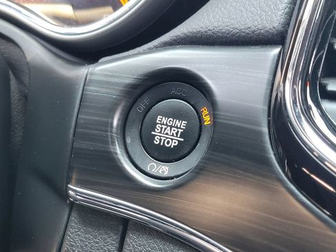 Used 2019 Jeep Grand Cherokee Limited RWD image 11