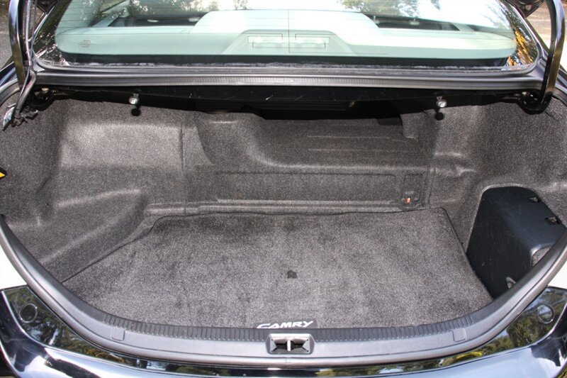 Used 2009 Toyota Camry Hybrid w/ Upgrade Pkg w/ Navigation FWD image 16