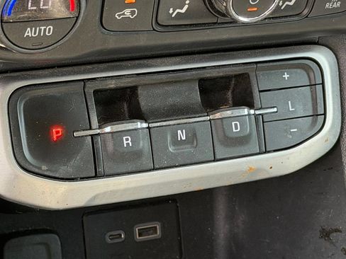 Used 2021 GMC Acadia SLE w/ Driver Convenience Package FWD image 20