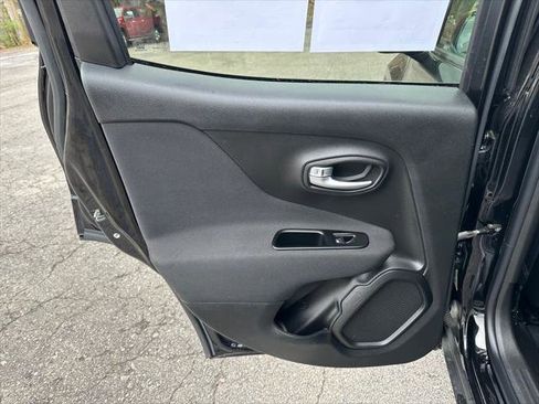 Certified 2020 Jeep Renegade Latitude AWD/4WD image 22