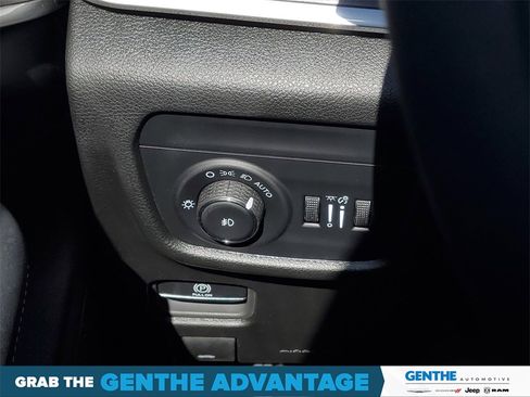 Certified 2024 Jeep Grand Cherokee L Limited image 15