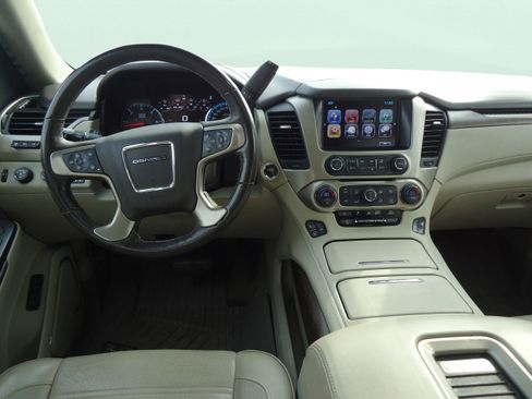 Used 2018 GMC Yukon XL Denali w/ Denali Ultimate Package image 12