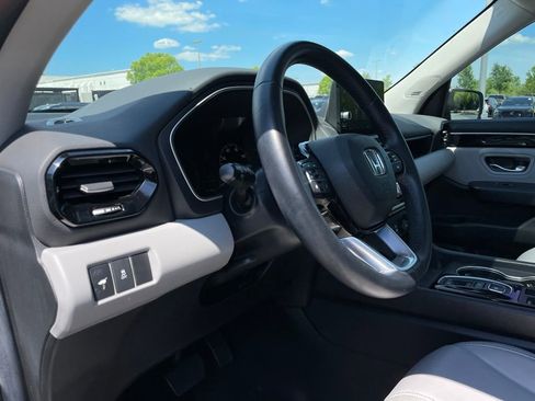 Certified 2025 Honda Pilot Touring image 28