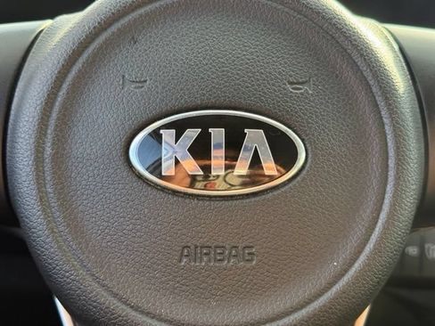 Used 2018 Kia Sorento FWD image 26