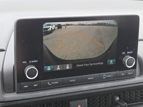 Used 2025 Honda CR-V EX image 8