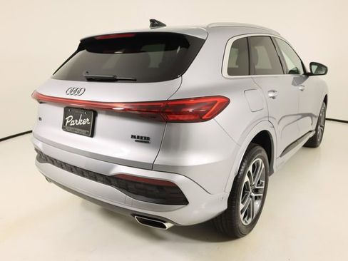 Certified 2025 Audi Q5 Premium w/ Convenience Package AWD/4WD image 5