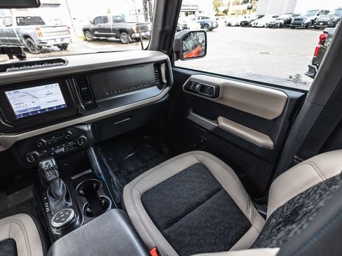 Used 2022 Ford Bronco Wildtrak image 28