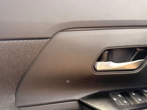 Used 2025 Nissan Kicks SV image 25