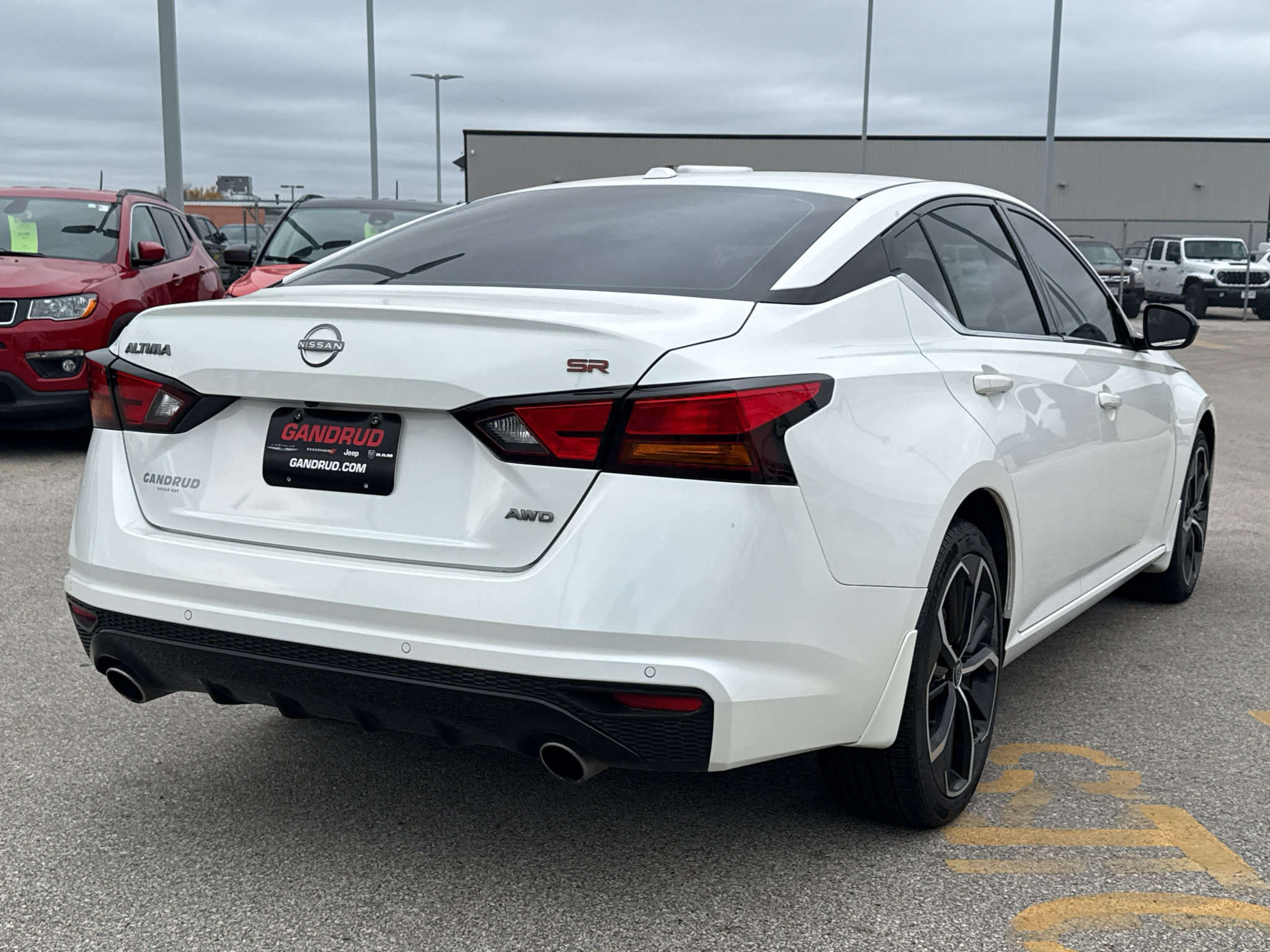 Used 2024 Nissan Altima 2.5 SR w/ SR Premium Package AWD/4WD image 14