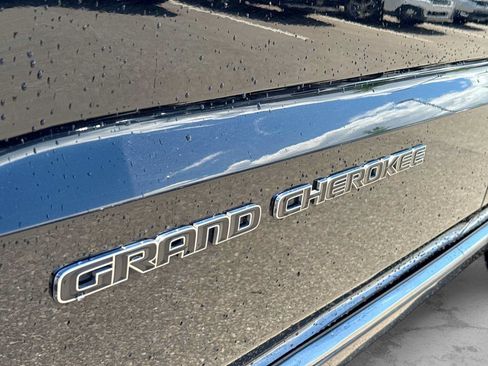 Used 2018 Jeep Grand Cherokee Summit AWD/4WD image 12