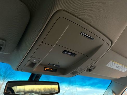 Used 2018 GMC Sierra 1500 SLT w/ SLT Premium Package image 17