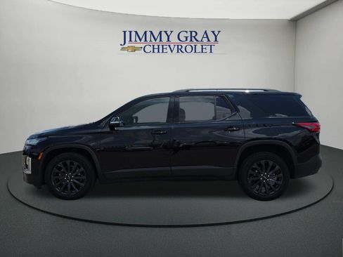 Used 2023 Chevrolet Traverse RS AWD/4WD image 2