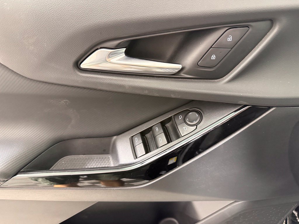 Used 2025 Chevrolet Equinox LT FWD image 12