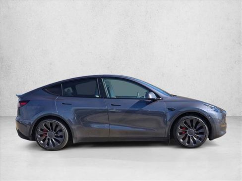 Used 2023 Tesla Model Y Performance image 4