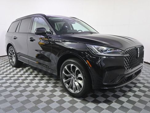 New 2026 Lincoln Aviator AWD image 8