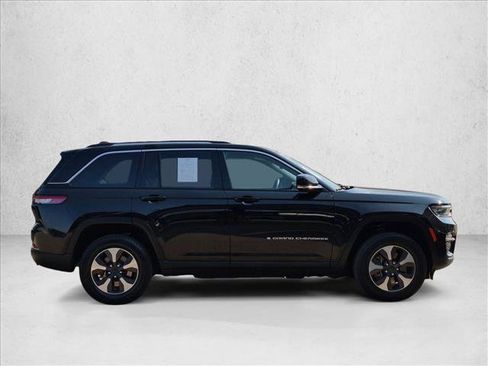 Used 2022 Jeep Grand Cherokee Limited 4xe w/ Luxury Tech Group II AWD/4WD image 4