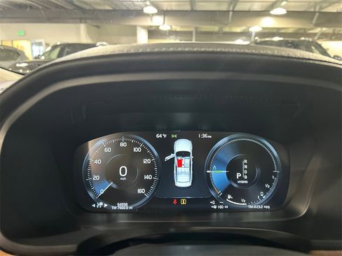 Used 2018 Volvo S90 T8 Inscription w/ Convenience Package image 15