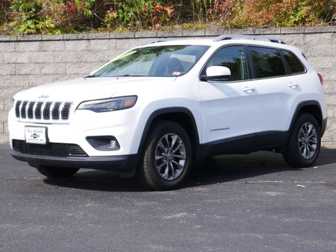 Used 2019 Jeep Cherokee Latitude Plus w/ Cold Weather Group image 1