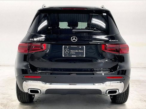 New 2025 Mercedes-Benz GLB 250 4MATIC image 4