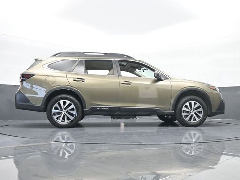 Used 2021 Subaru Outback Premium image 61