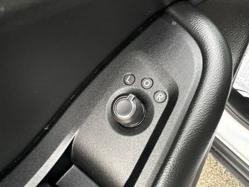 Used 2023 Jeep Grand Cherokee Altitude AWD/4WD image 13