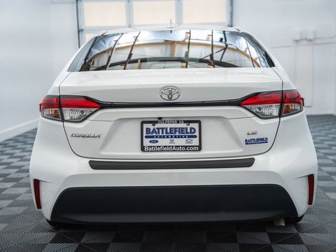 Used 2024 Toyota Corolla LE w/ LE Convenience Package FWD image 7