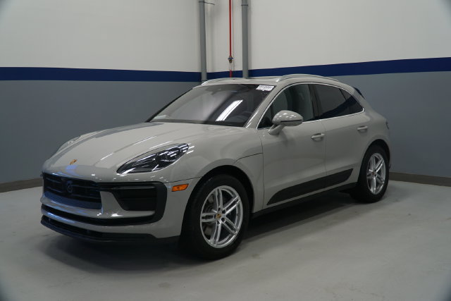 Certified 2026 Porsche Macan AWD/4WD image 1
