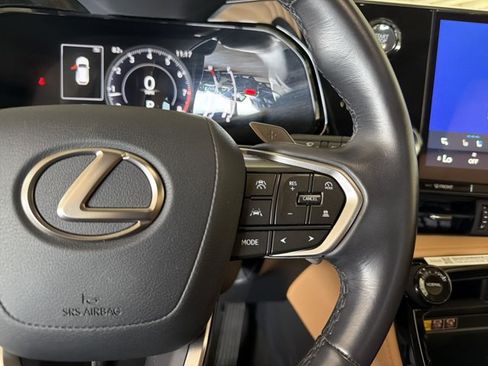 Certified 2025 Lexus NX 250 FWD w/ Accessory Package (Z1) image 16