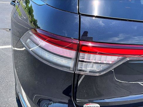 Used 2025 Lincoln Aviator AWD image 32